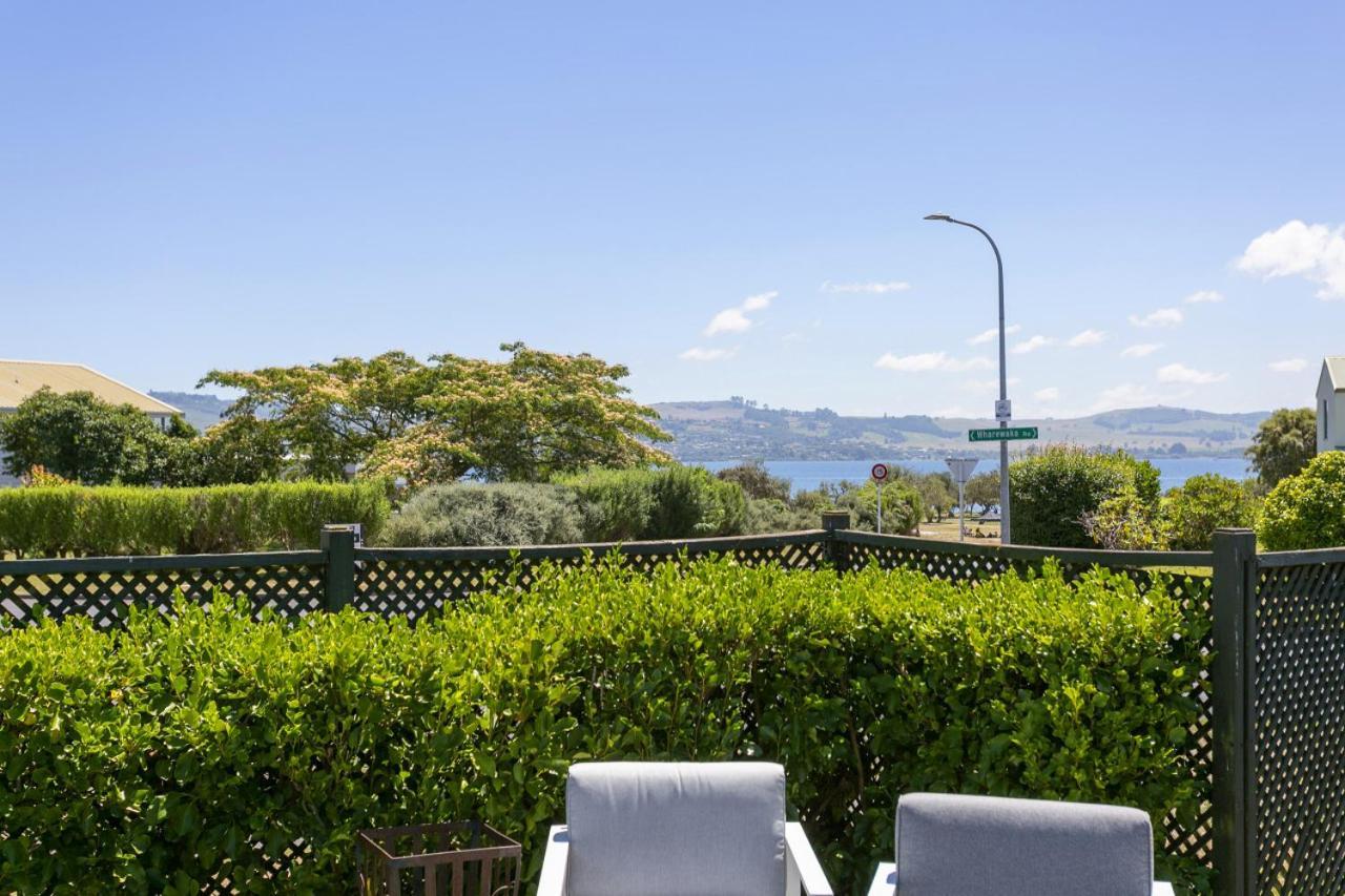 You Little Beauty - Wharewaka Beach Magic タウポ エクステリア 写真