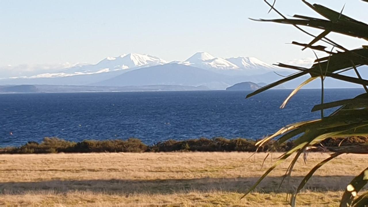 You Little Beauty - Wharewaka Beach Magic タウポ エクステリア 写真
